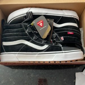 NWT Vans 11.5 Men Sk8-HI Boa Mte